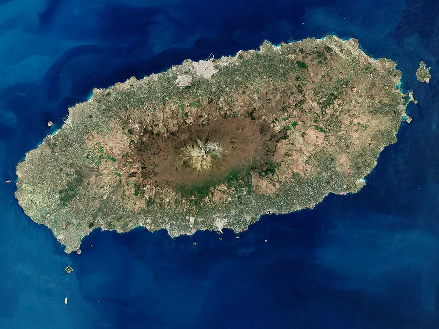 Island Travel, Tropical Holidays & Adventure Tours — detail